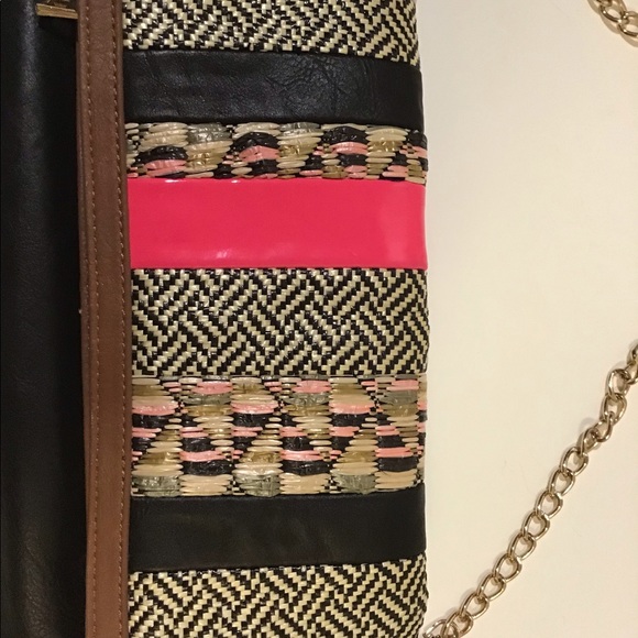 Aldo brown black hot pink textured folding clutch with removable heavy chain - Picture 10 of 14